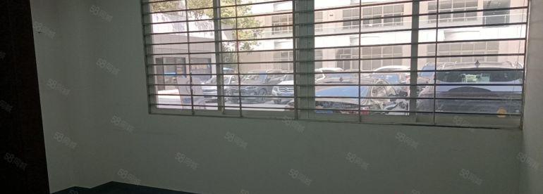 一楼1880平390平 使用率70楼上有办公室 一手业主