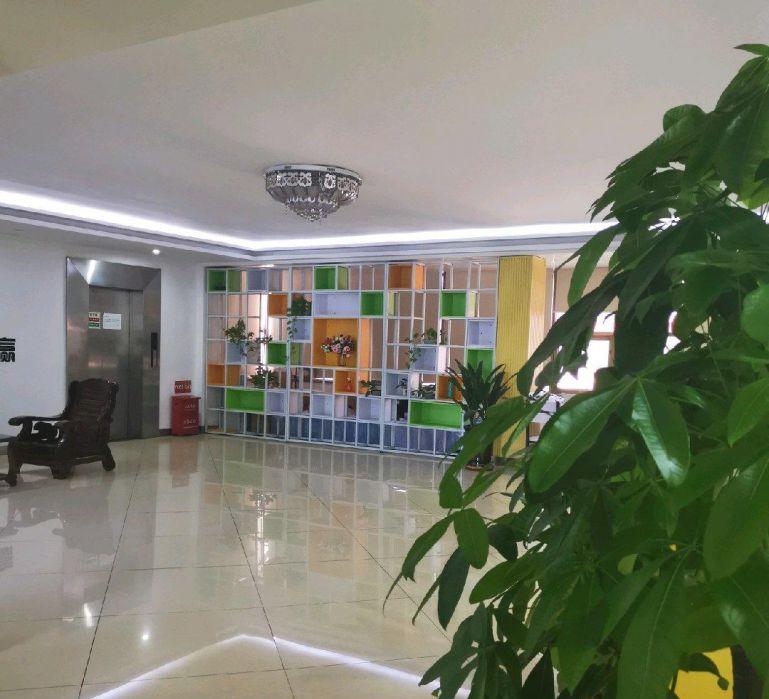 光明公明厂房写字楼出租，独立工业园，工业园内可停大货柜车