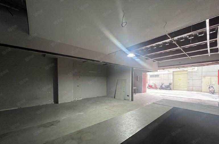 西丽留仙大道旁 新出独门独院精装修厂房一楼310平 租58元