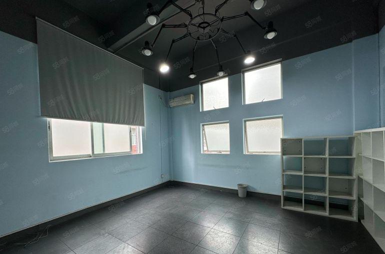 南山铁口附近原房东红本厂房2000平可分租