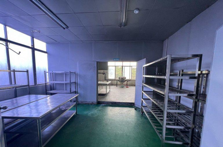 龙岗宝龙街道食品厂房若干车间出租，4000平方，可分租。