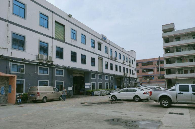 观澜福民龙观快线新出单层面积2800平米租24元