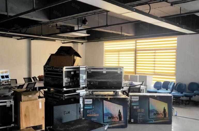 西丽百旺13号线地铁口一手房东办公厂房精装修1600平米