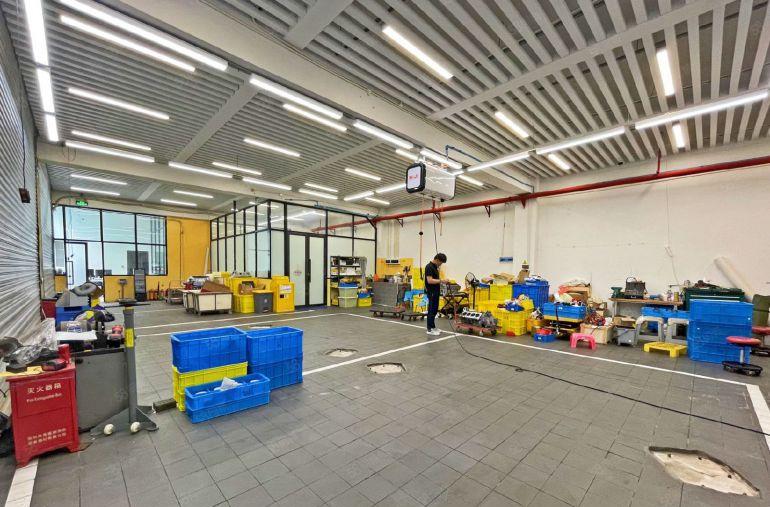 南山南头 新出整栋厂房分租 一楼425平楼上分租80平起