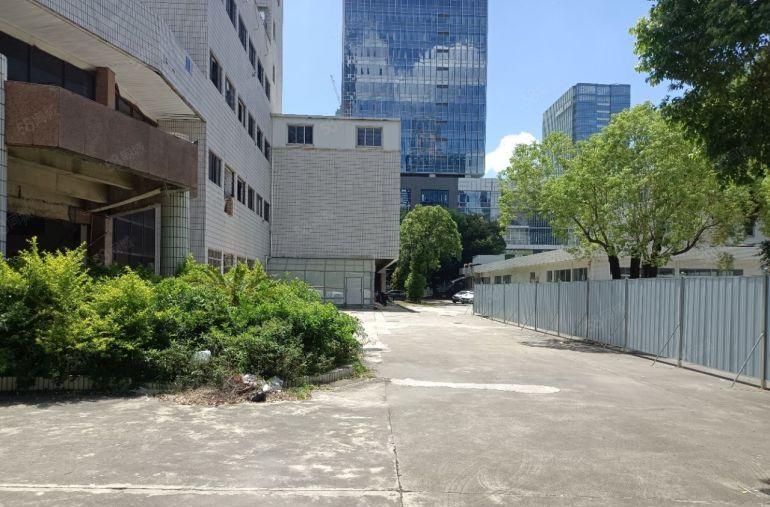 可商业福田八卦岭地铁口附近原房东独门独院6480平方厂房出租