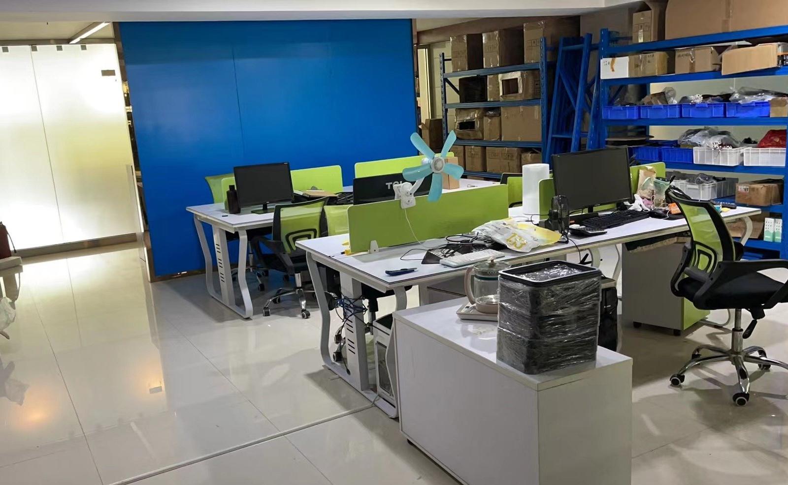 出租龙华大浪240平方写字楼，精装修，适合贸易办公，小加工厂