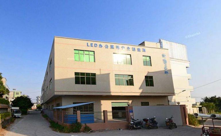 房东直租，3600平方厂房，一层900平方左右，4层。