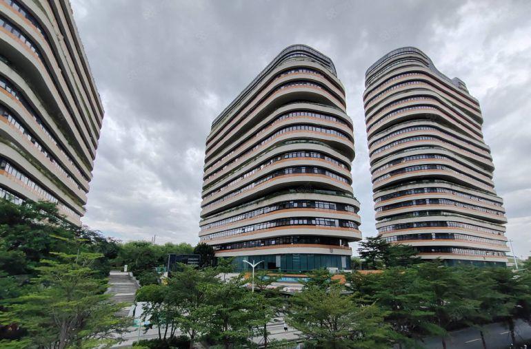 南山西丽地铁口红本厂房3百平起租原房东厂房出租写字楼出租