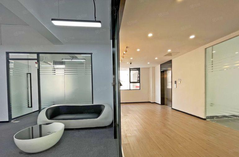 西丽地铁口  整层1550平 特价40元精装 带家私