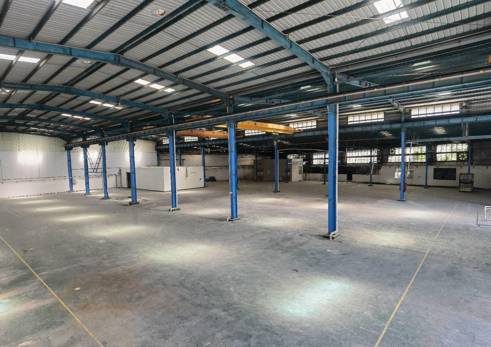 西丽白芒关口10米高独院钢构6700平出租！自带12吨行车！