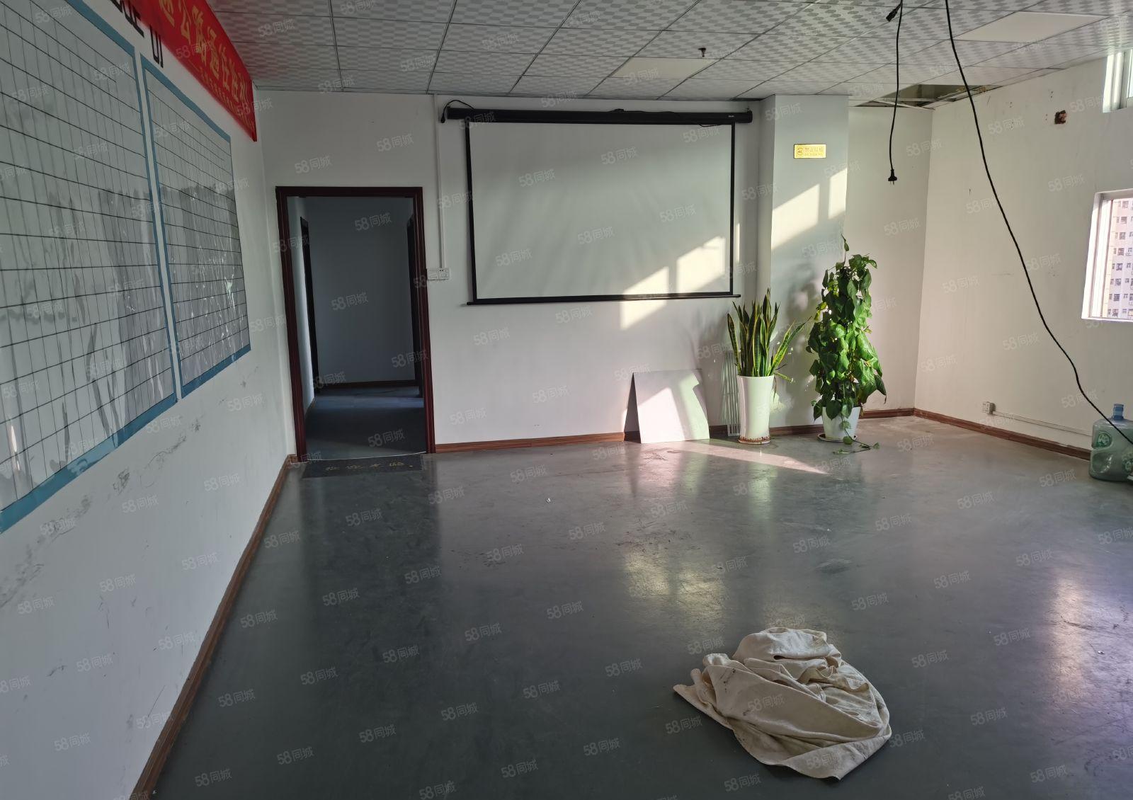 350平办公室装修车间地坪漆，石岩坑尾工业区两部货梯可办环评