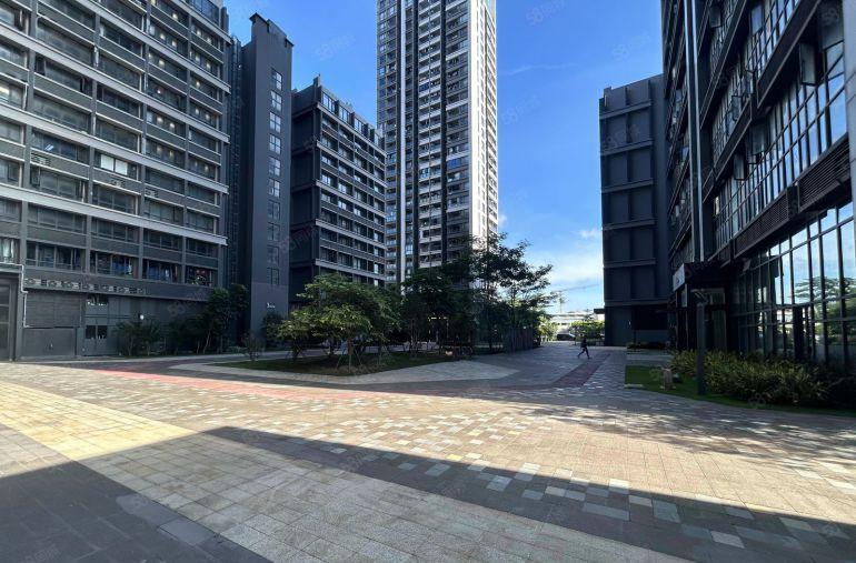 办公优选 南山地铁口旁办公楼 楼上300平带家私办公室出租