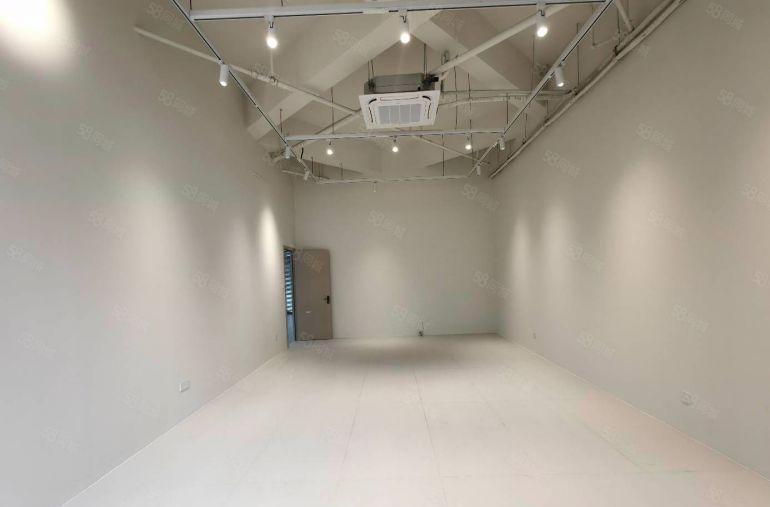 月亮湾大道旁 现成直播间 365平米 租金50元 厂房出租