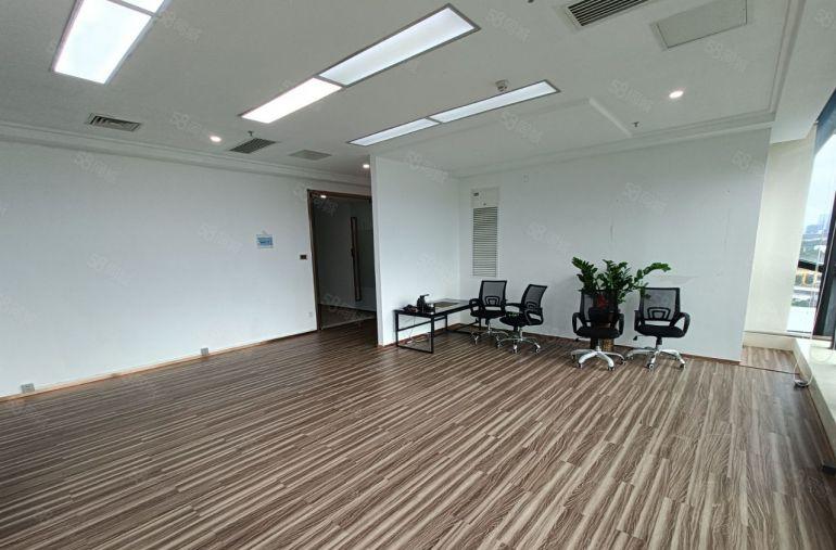 西丽茶光地铁口精装180平方办公室出租，使用率高，车位充足