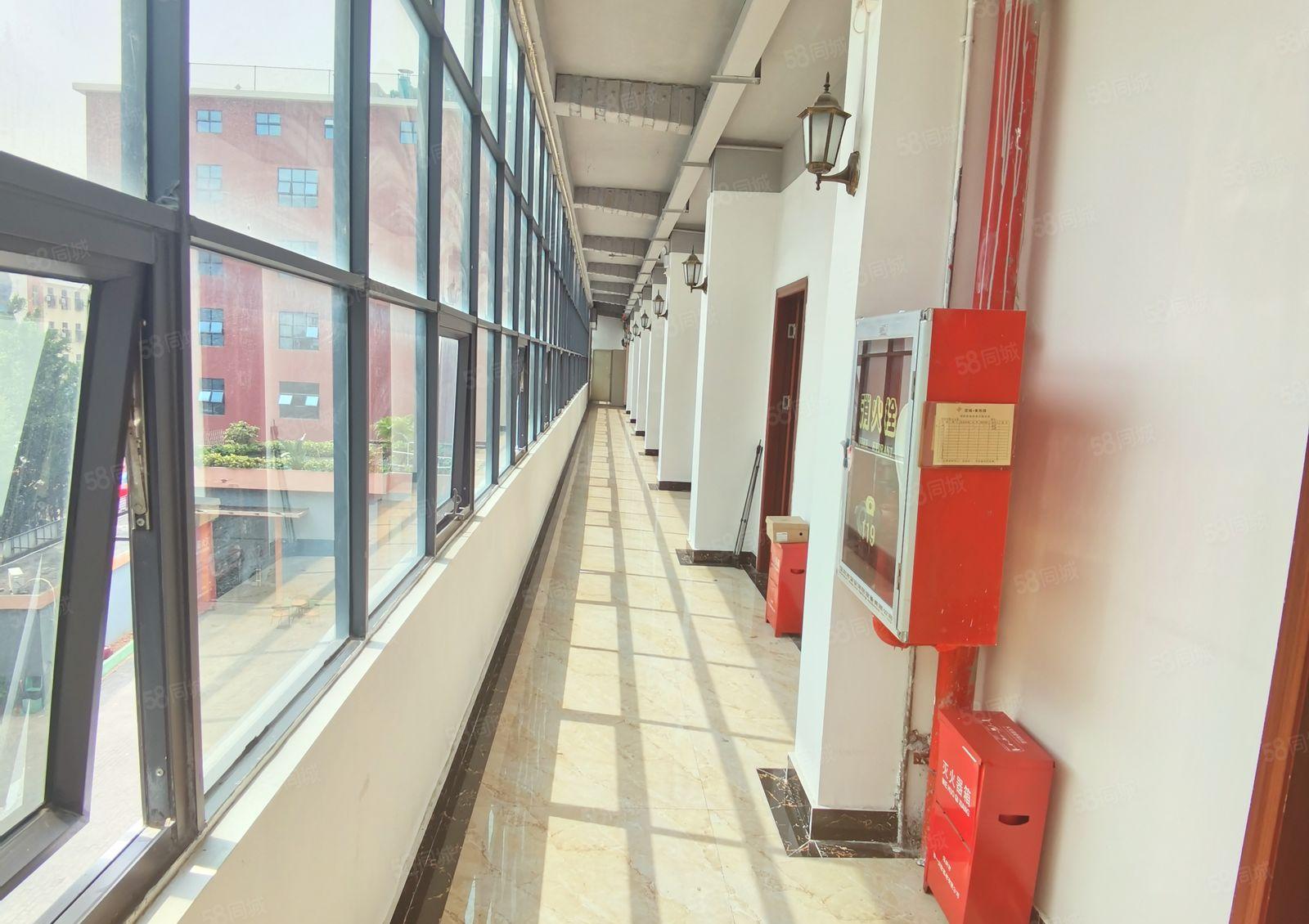 西丽大学城独院厂改写字楼，每层750平，独立洗卫。有带装！