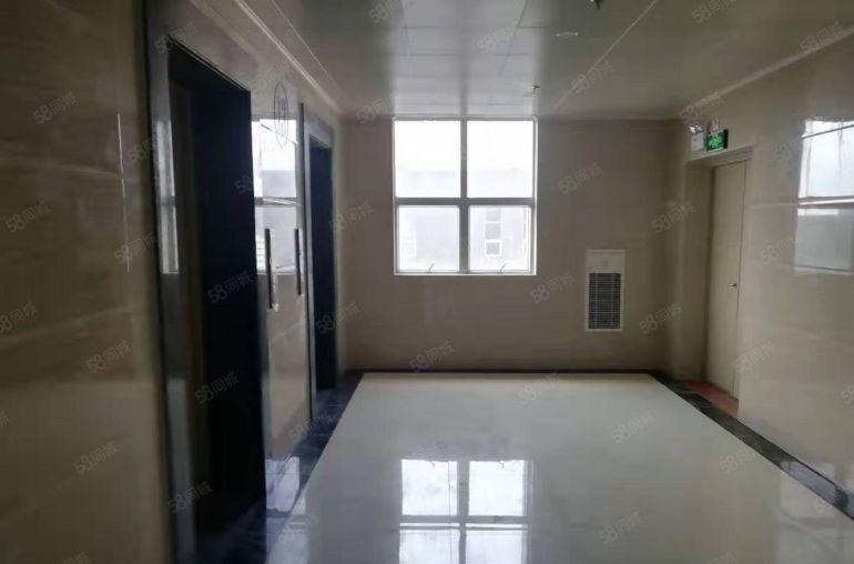 布吉14号地铁出口就是厂房，99平到999平都有，电子手机壳