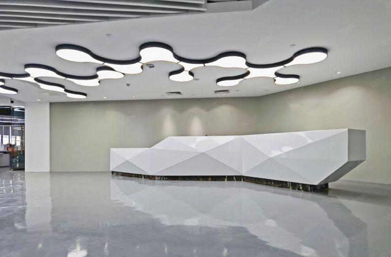 南山科技园旁，地铁口豪装整层2260平带家私，可申请租房补贴