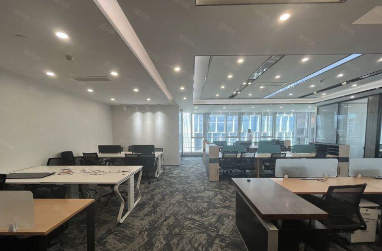 南山科技园地铁口旁500平方办公室厂房带家私交通方便超大空地