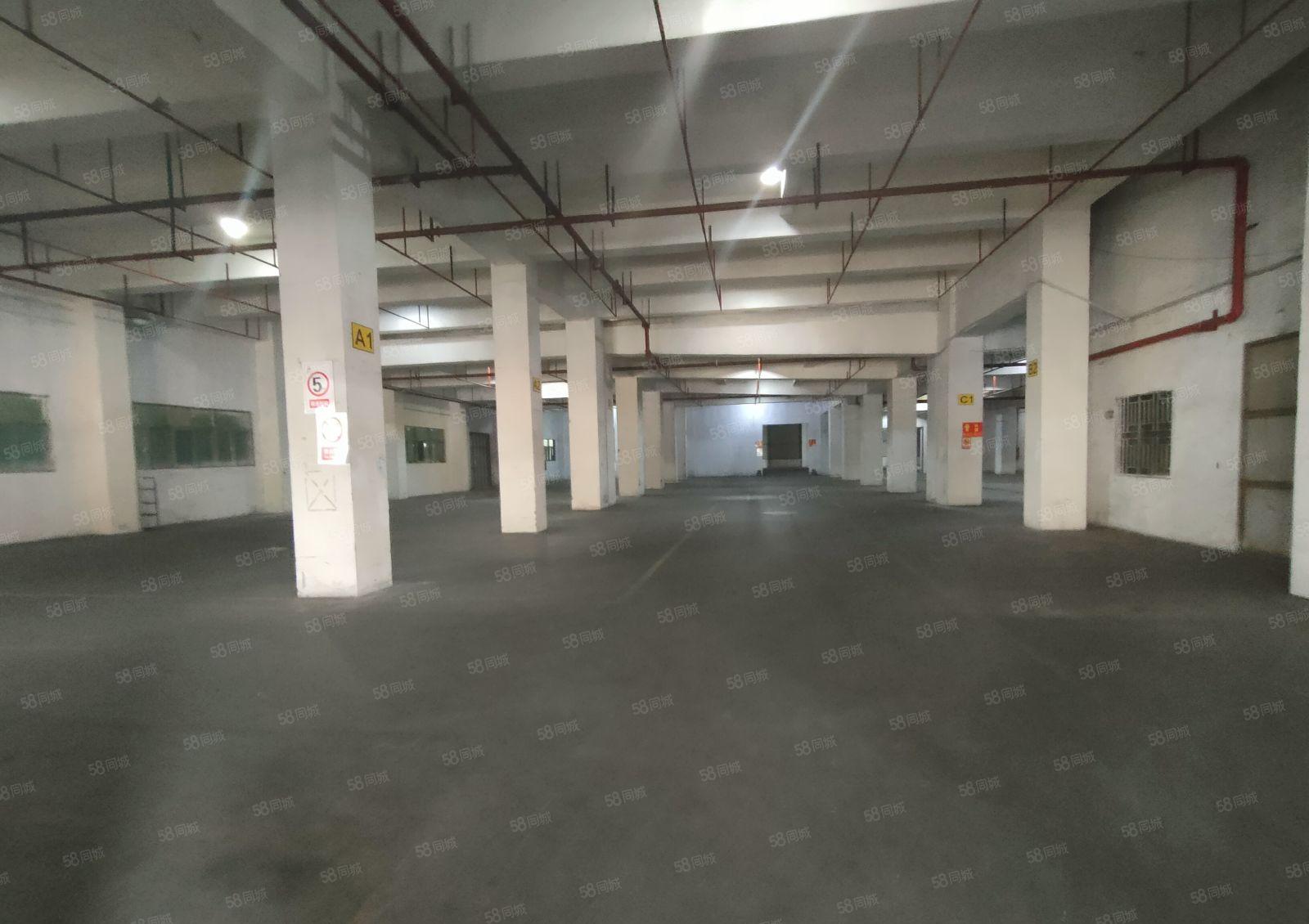 厂房出租，观澜大水坑一楼物流坑厂房出租7300平，低价出租