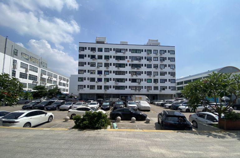 西丽地铁口楼上一楼1000平厂房出租两百平分租精装修办公仓库