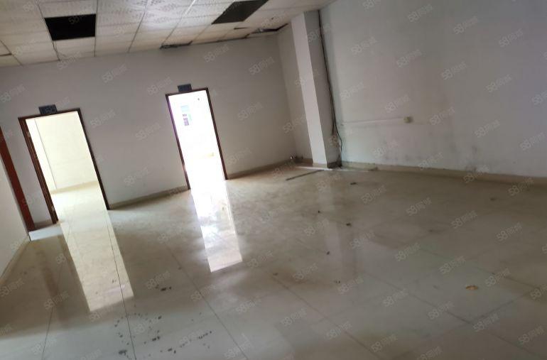 平湖辅城坳新出4楼550平方厂房仓库出租