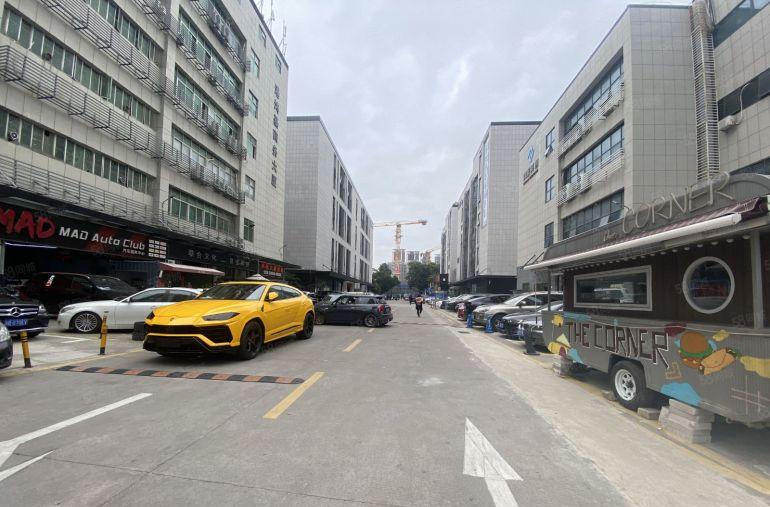 南山西丽大学城产业园园区一楼500平带装修，不限制行业