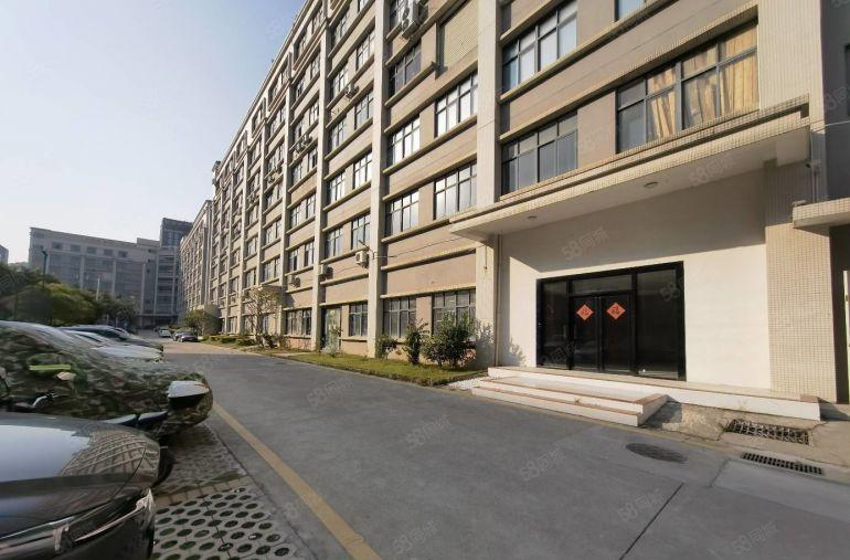 福田区八卦岭工业园区厂房，原房东使用面积高，3吨货梯，空地大