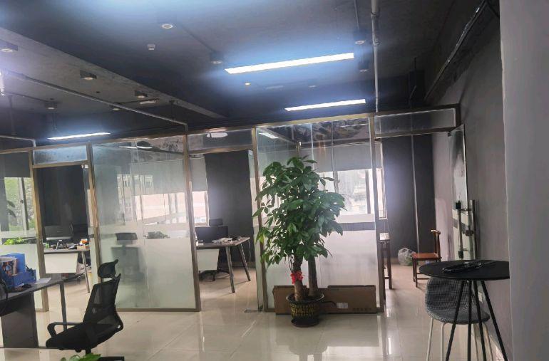 精装办公室分租，整租，转让都可！