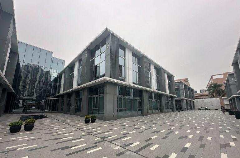 南山科技园全新玻璃外观办公室厂房300平方交通便利低价出租