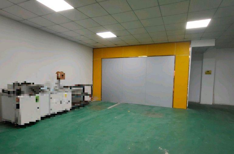 出租：龙华大浪商业中心地铁站附近带装修仓库厂房出租（可分租）