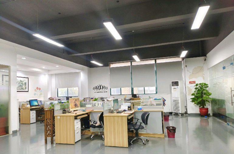 坂田1600平红本厂房，公摊面积小，一手房东