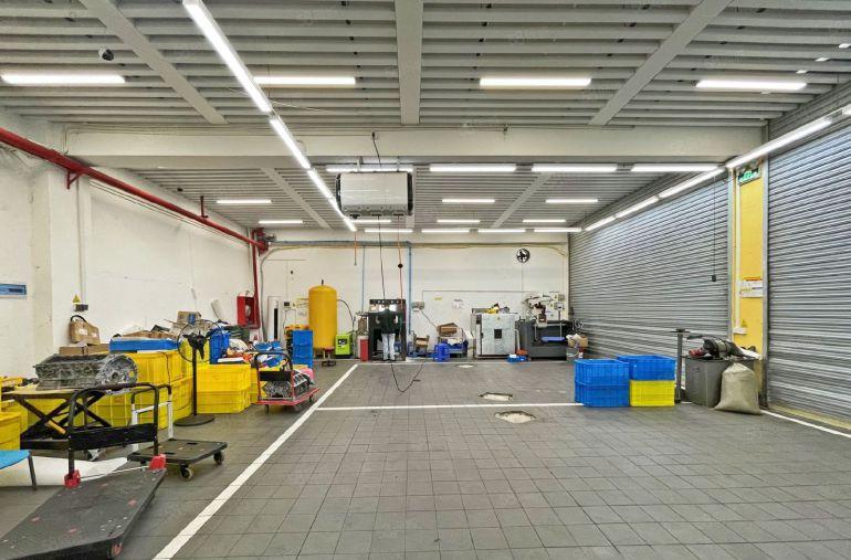 南山南头 新出整栋厂房分租 一楼425平楼上分租80平起