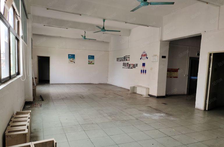 平湖辅城坳新出4楼550平方厂房仓库出租