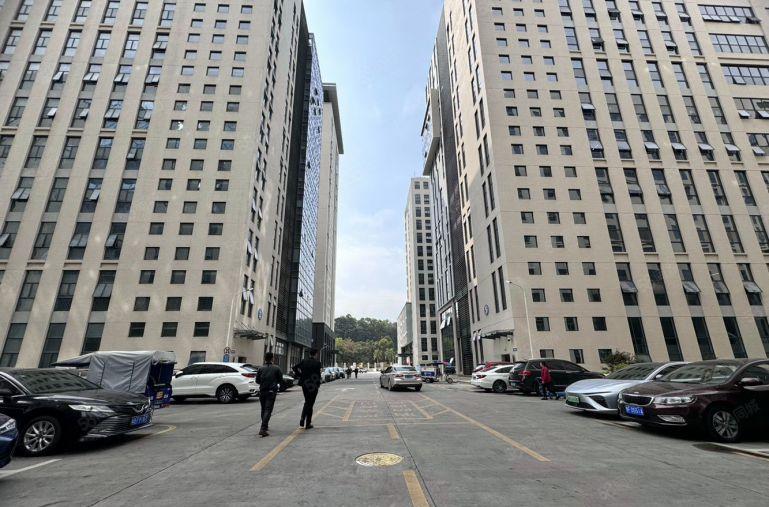 1000平起分松山湖开发商全新产业园装修办公仓库厂房出租分租