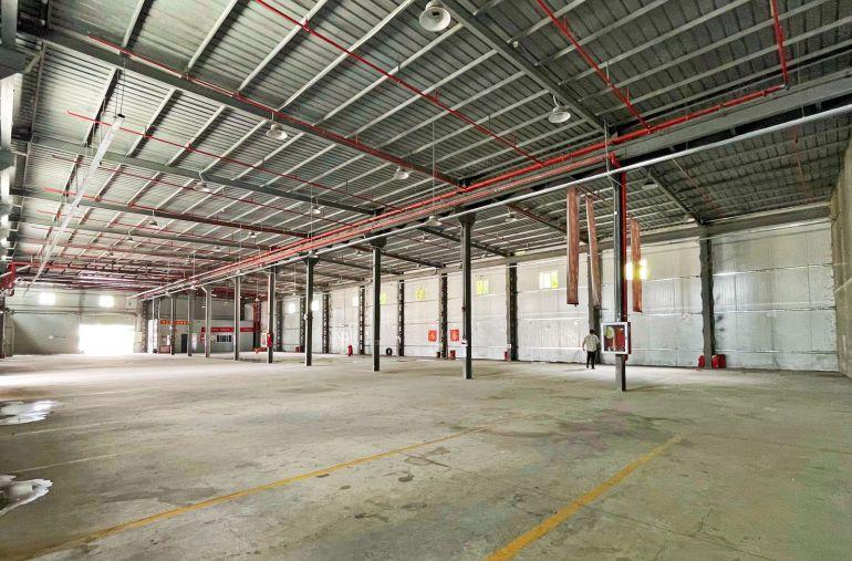 南山标准物流仓3500平方，三面卸货行业不限