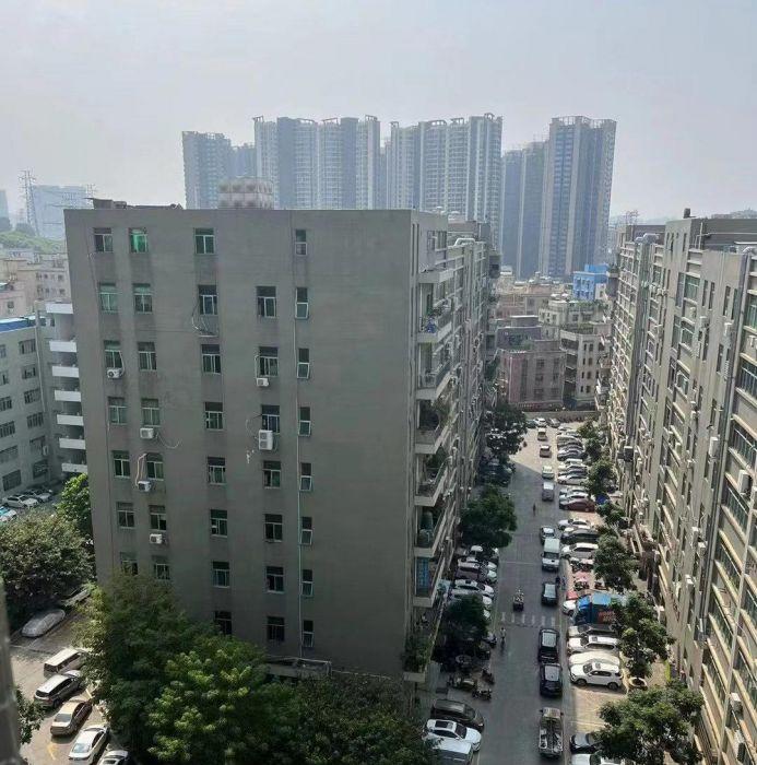 固戍地铁口原房东厂房50-1800平分租停车位充足好招工