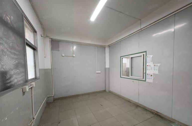 一楼仓库出租 210平米 租金45元