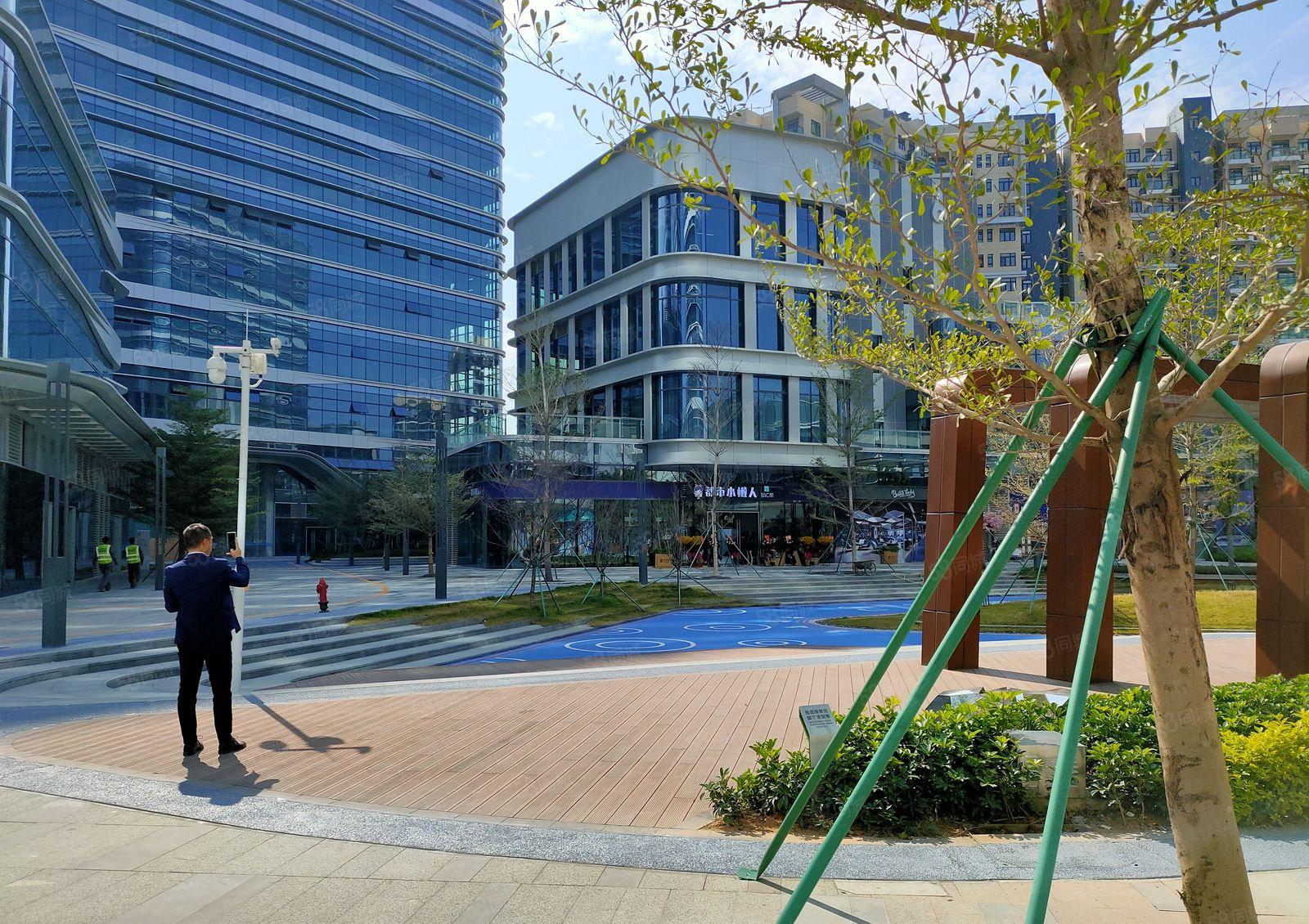 福田地铁口全新写字楼100平至2000平方大小面积出租带装修