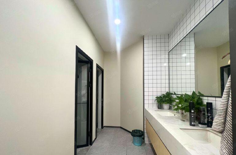 西丽留仙洞总部基地 新出880平整层豪装直播室 装修非常靓