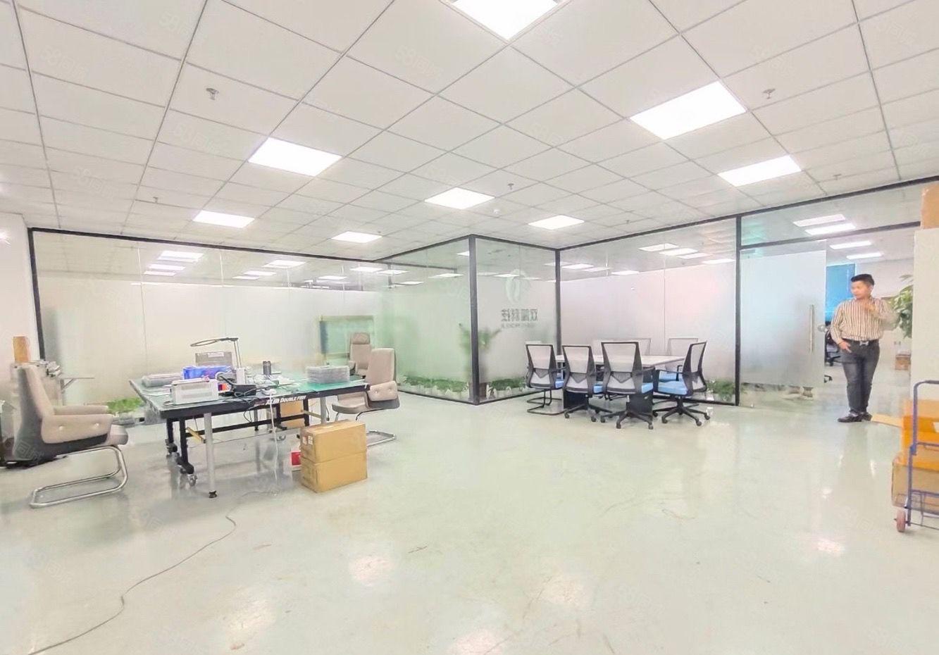 地铁13号线沿线 900平精装修办公厂房出租 可分租