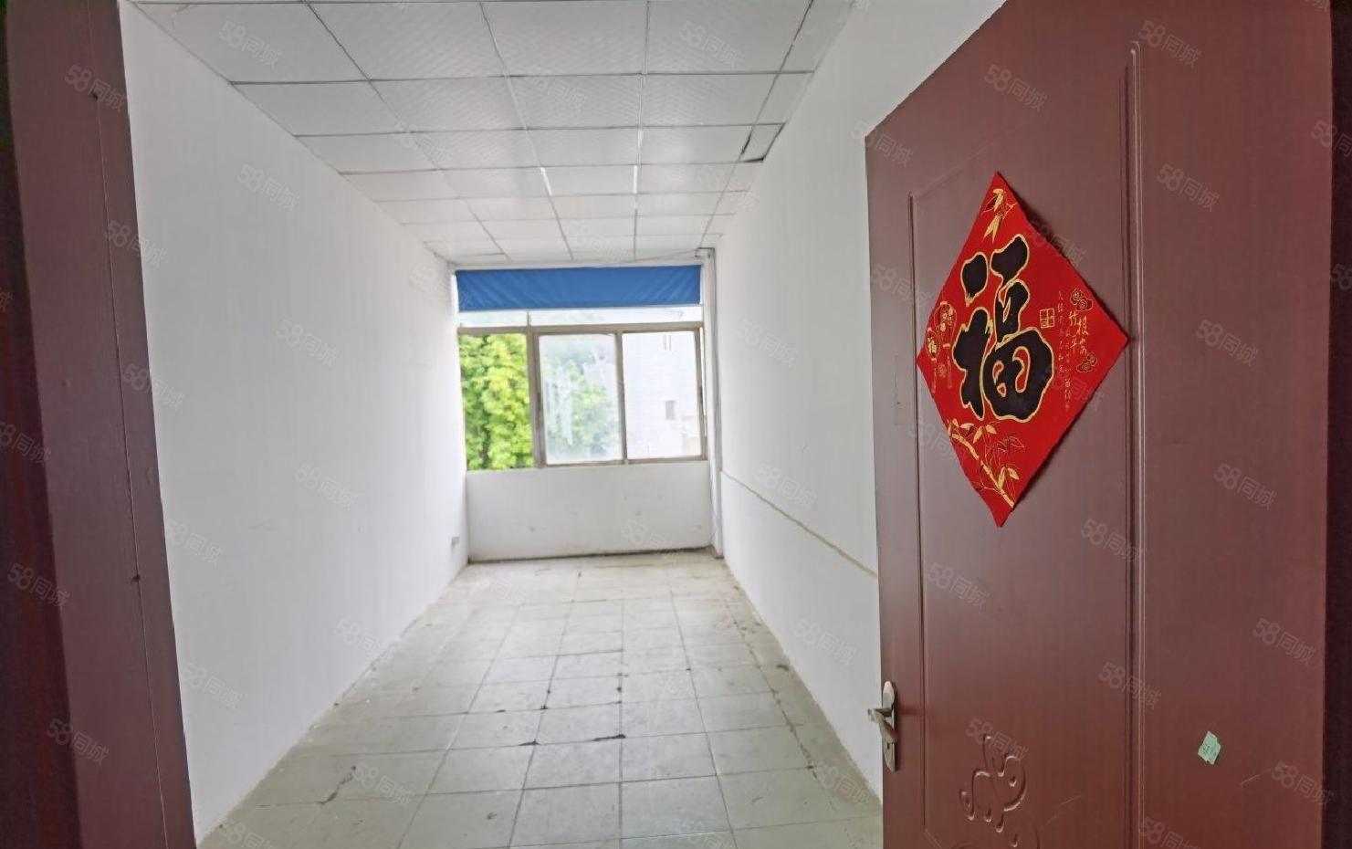 龙华牛湖主干道边 独院仓库出租500平方，滴水6米带装修