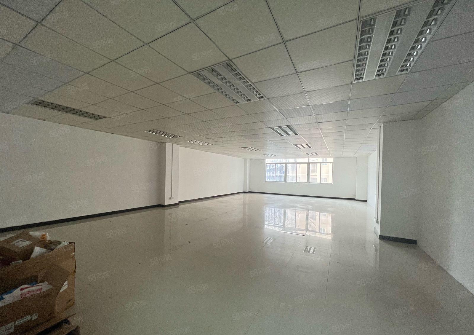 西丽地铁口厂房125平225平 600平 有上下水 不限行业