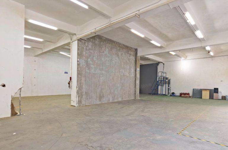 西丽沙河西路 靠近主干道新出一楼550平厂房 户型方正