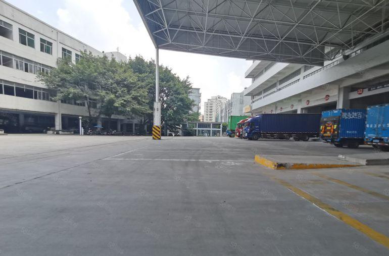 龙华新区主干道边高速路口，地铁站附近标准厂房，仓库，低价出租