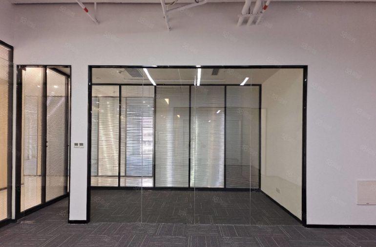 大学城地铁5号线有156平262平312平整层4550平新装