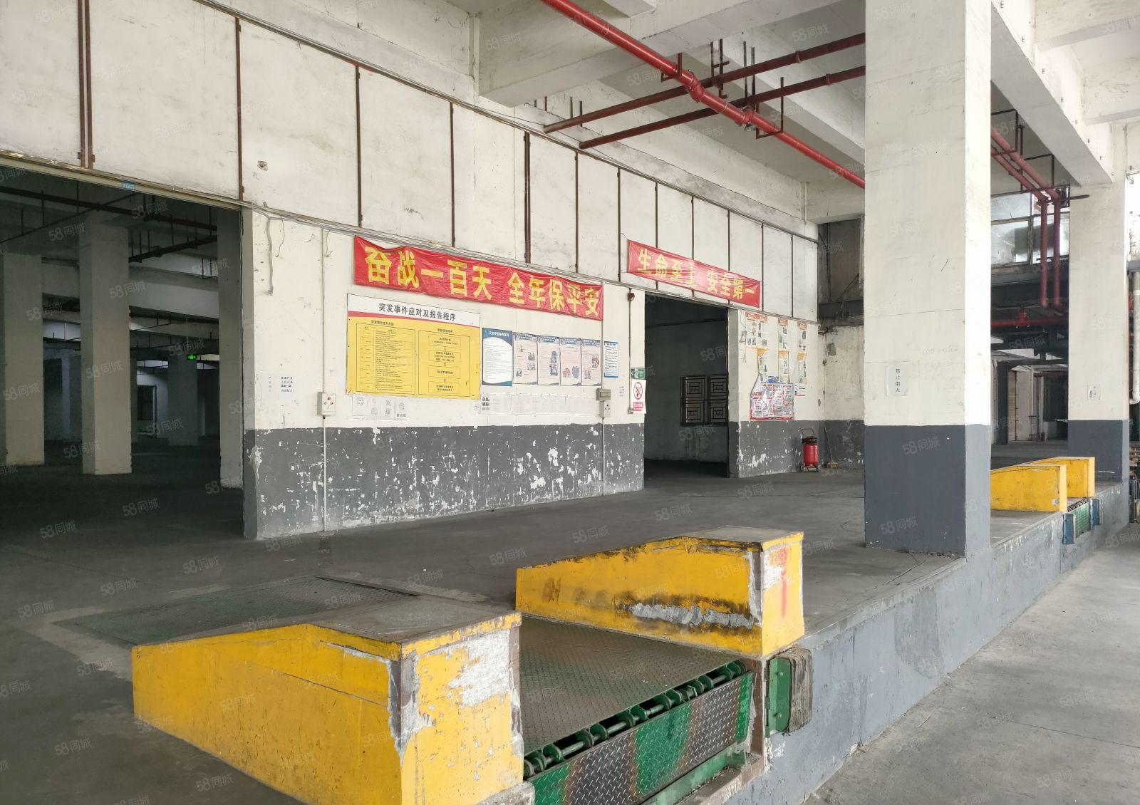 厂房出租，观澜大水坑一楼物流坑厂房出租7300平，低价出租