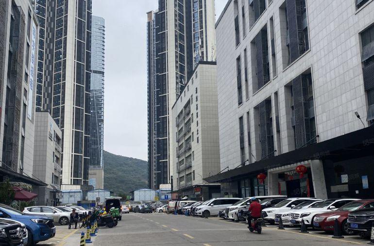 南山西丽大学城产业园园区一楼500平带装修，不限制行业