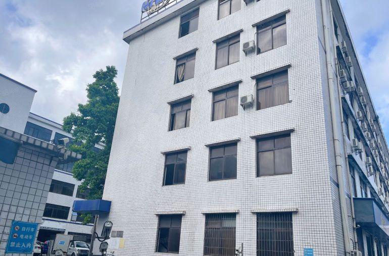 盐田区楼上厂房950平，大小可分租，户型方正价格美丽