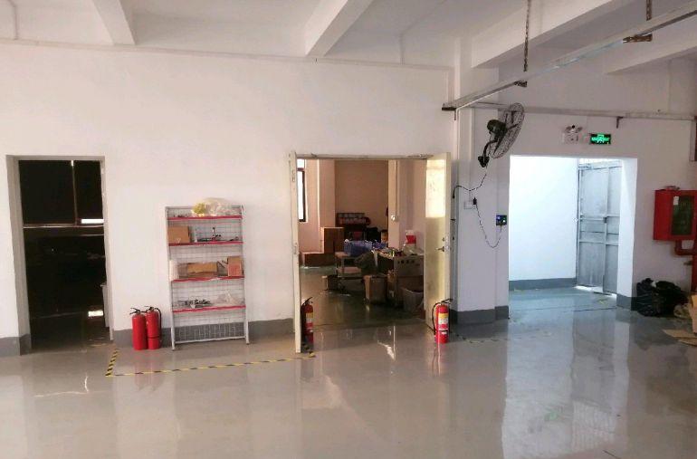 低价出租，西乡鹤洲二楼1000平方厂房招租