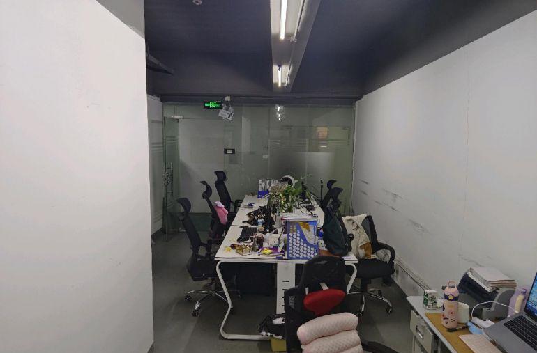 出租龙岗坂田南坑第二工业区厂房仓库办公室面积150